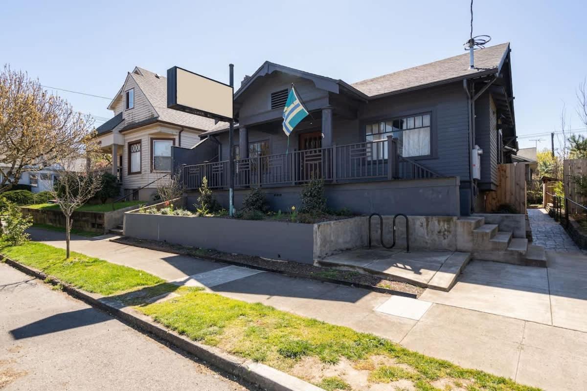 Stay Portland - Beach Vibes Getaway Near Burnside & Laurelhurst! Exterior photo